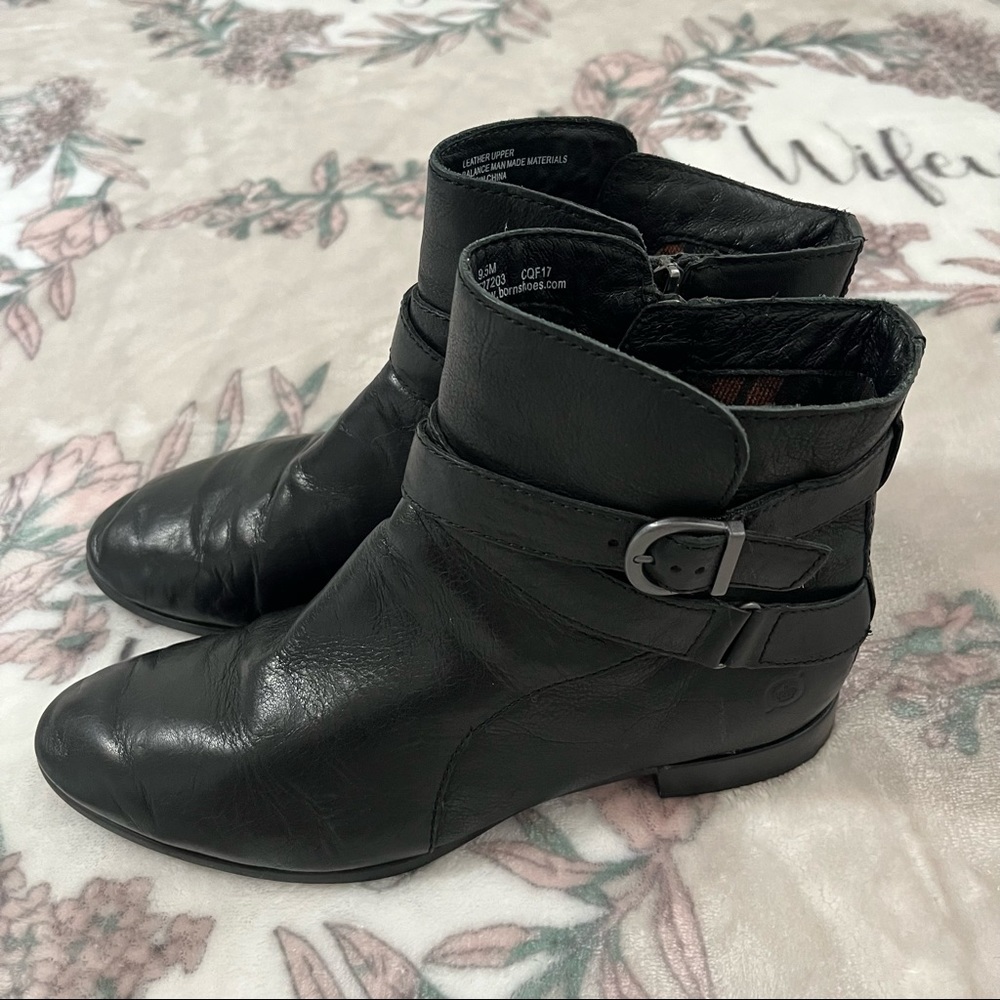 Born Women Easton Ankle Boot Black Leather Flat Comfy Opanka Size 9.5